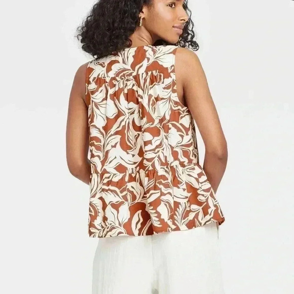 A New Day Smocked Tank Top Rust Floral V-Neck Tie - Picture 2 of 5